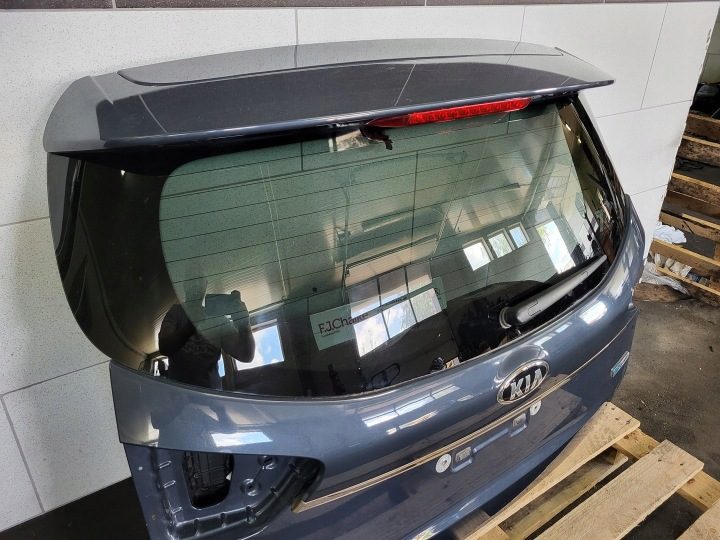 KIA Carens IV крышка багажника спойлер стекло дворник логотип цвет KU9, фото 2
