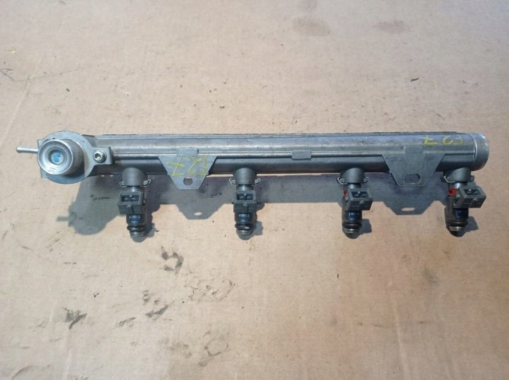Топливная рампа форсунки Seat Skoda VW Audi 047133319S 047906031C, фото 5
