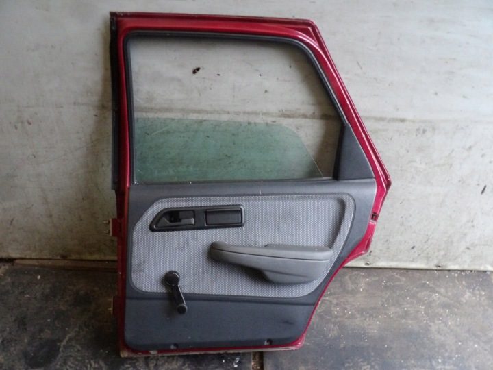 Ford Sierra 1992 г. дверь правая задняя цвет Nouveau красный краска оригинал, фото 2