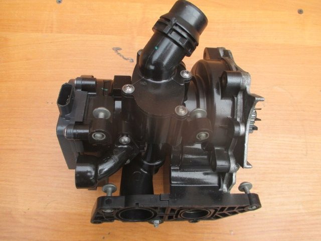 VW Audi 1.8 2.0 TFSI патрубок охлаждения корпус Terostatu помпа 06L121111H, фото 4