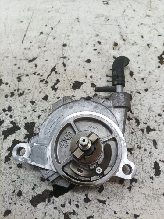 Насос вакуумный 1.4 D4D Toyota Auris I (2006-2012), фото 3