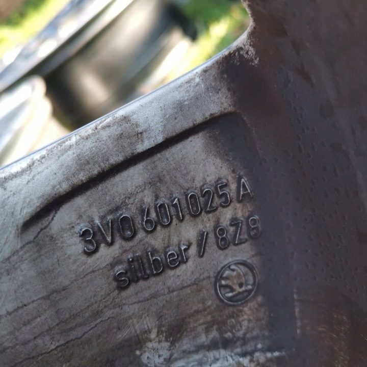 Литой диск Skoda OE 3V0601025A 8Z8 6.5" x 17" 5x112 ET 41, фото 3