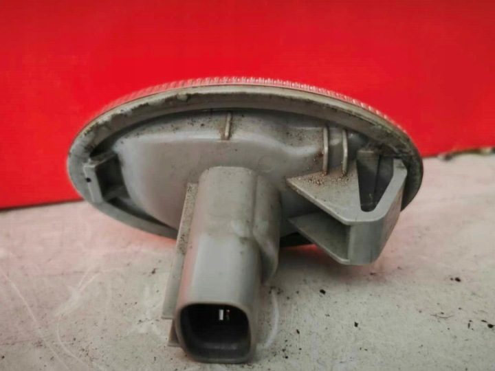 Повторитель поворота белый Subaru OE 84401SA001, фото 2