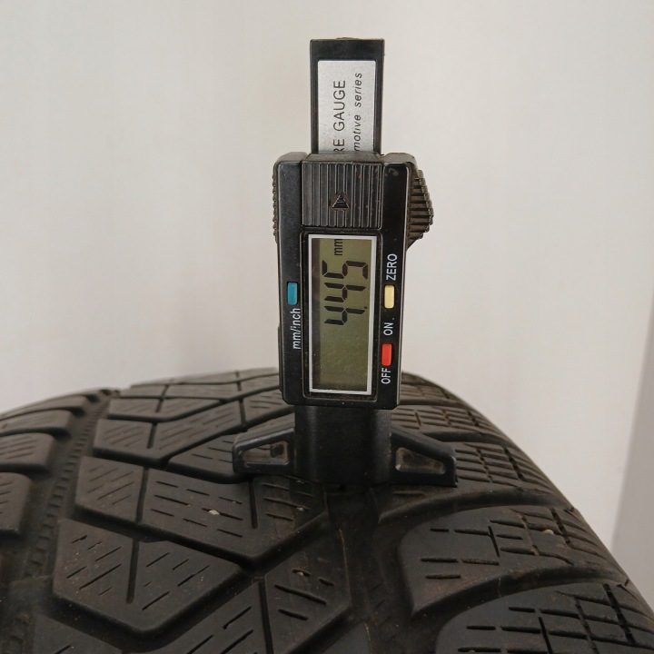 Шина зимняя Pirelli Scorpion Winter 235/65R17 104 H сцепление на снегу (3PMSF) AO - Audi, фото 3