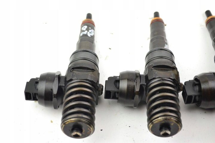 Volkswagen PASSAT B6 2.0 TDI 140 л.с. НАСОС-ФОРСУНКИ 038130073BQ 4X, фото 2