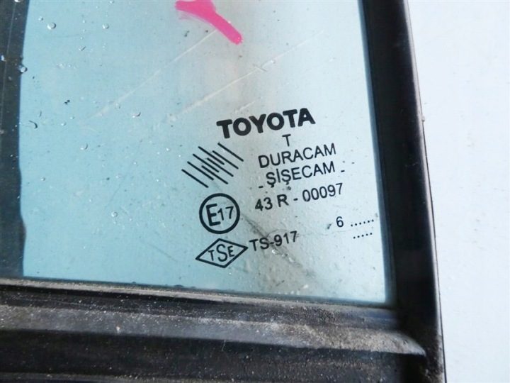 СТЕКЛО ПЕРЕДНЕЕ ЛЕВОЕ ДВЕРИ TOYOTA YARIS II 06-11r, фото 2