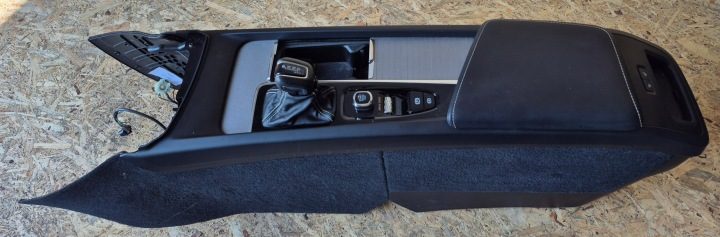 VOLVO XC60 II ЦЕНТРАЛЬНЫЙ ТОННЕЛЬ ДЕКОР ДЕРЕВО 31417516 31417530, фото 1
