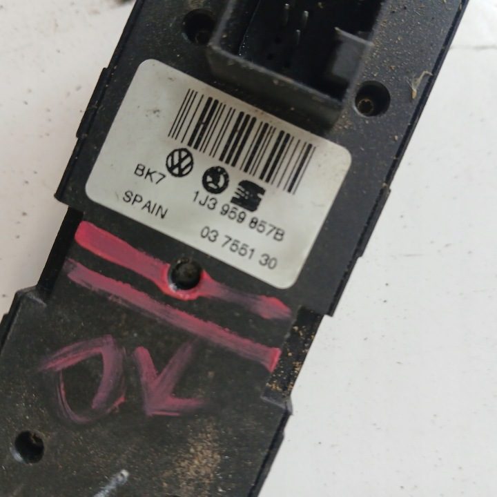 КНОПКА СТЕКЛОПОДЪЕМНИКА ЛЕВАЯ ПЕРЕДНЯЯ ПАНЕЛЬ VW GOLF IV 1J3959857B OE ЕВРОПА, фото 3