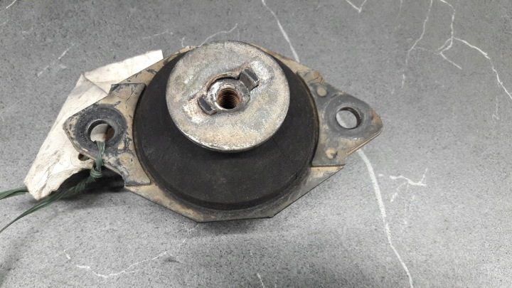 Подушка двигателя Seat Ibiza II 96 г. 1.9 TDI, фото 1