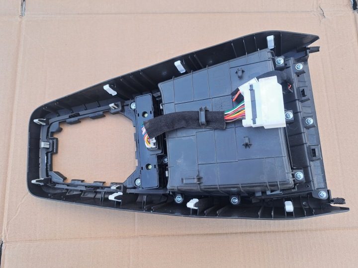Центральный тоннель Кнопки Прикуриватель KIA STONIC 20- Рестайлинг 84635-H8000, фото 4