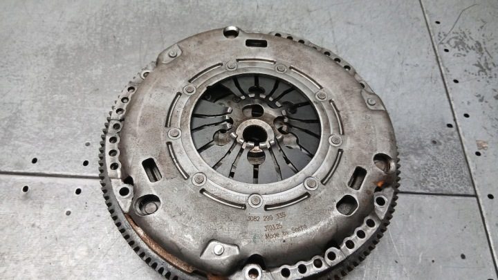 СЦЕПЛЕНИЕ ДВУХМАССОВЫЙ МАХОВИК КОМПЛЕКТ VW GOLF IV 1.9TDI 110 л.с. 97-06R 3082299335, фото 1