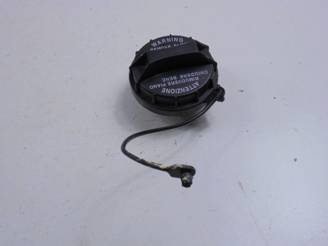 HYUNDAI GETZ TB КРЫШКА ГОРЛОВИНЫ БЕНЗОБАКА 05-09 5D РЕСТАЙЛИНГ, фото 1