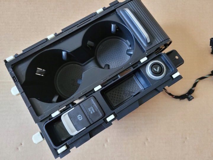 РУКОВКА ТУНЕЛЬ РУЧКА ПРИКУРИВАЛЬНИК Галма VW PASSAT B8 3G0862531H, фото 3