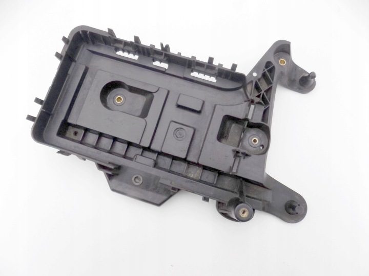 Площадка аккумулятора VW Scirocco III A3 8P Golf VI Tiguan I 1K0915333H, фото 1