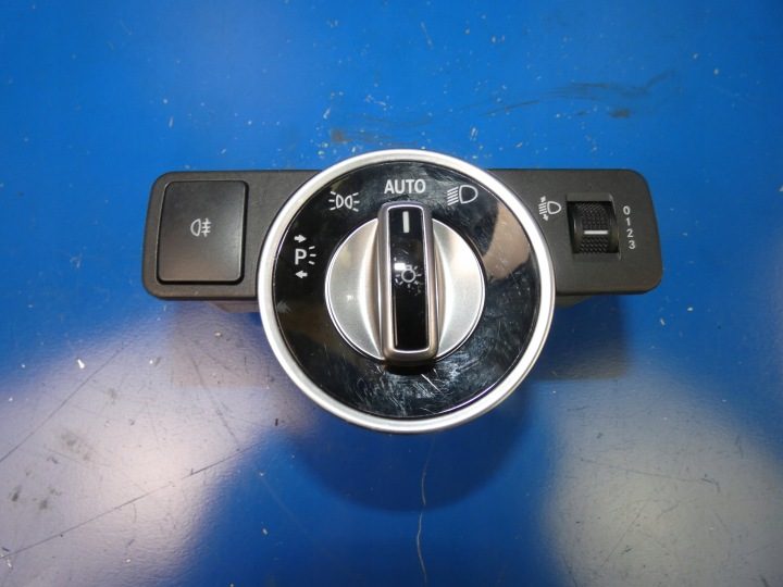 Mercedes CLA W117 C W204 B W246 выключатель света, фото 1