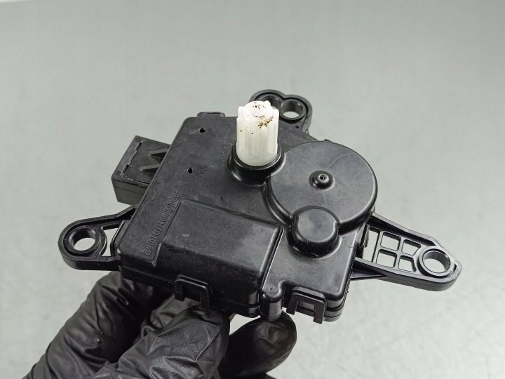2022 KIA Sorento IV Моторчик заслонок обдува QI0A1336, фото 2