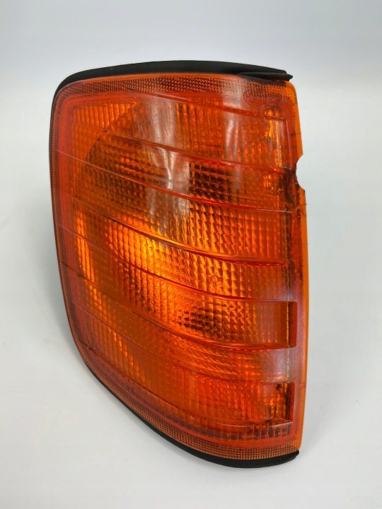 ПОВОРОТНИК ПРАВЫЙ ПЕРЕДНИЙ MERCEDES W124 HELLA ОРАНЖЕВЫЙ, фото 1