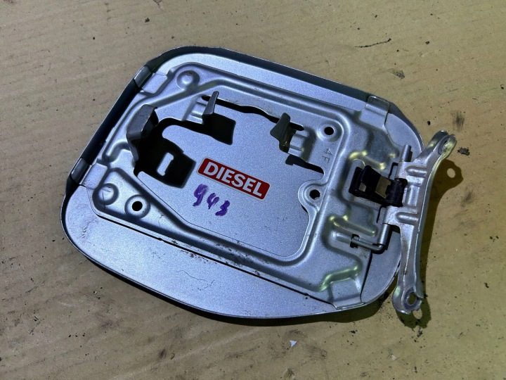 Лючок горловины бензобака Toyota Land Cruiser 120, фото 2