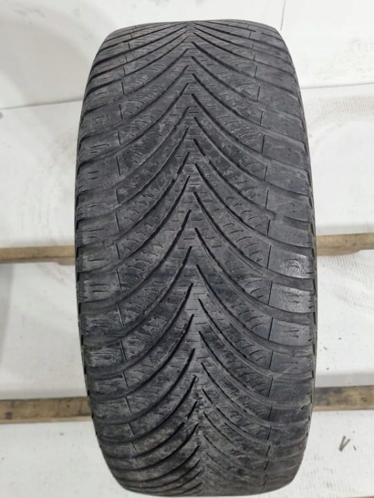 Шина всесезонная Kumho Solus 4S HA32 235/45R18 98 Y сцепление на снегу (3PMSF), усилитель (XL), фото 2