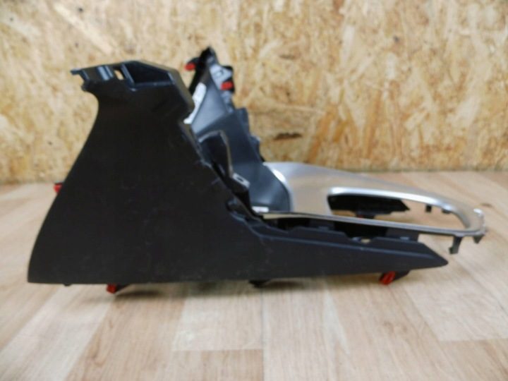 Toyota Yaris IV 2020+ зарядное устройство беспроводное индукционное 861C0K0010, фото 4