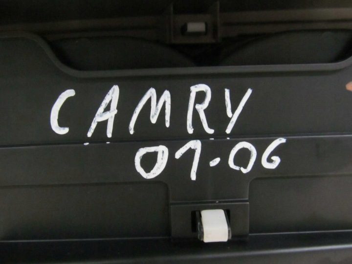 TOYOTA CAMRY VI 01-06 ЦЕНТРАЛЬНЫЙ ТОННЕЛЬ БАРДАЧОК ПОДЛОКОТНИК 58912-AA020, фото 8
