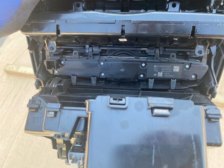 ПАНЕЛЬ КОНДИЦИОНЕРА СРЕДНЯЯ ТОННЕЛЬ ДЕКОР MERCEDES W213 18 г., фото 13