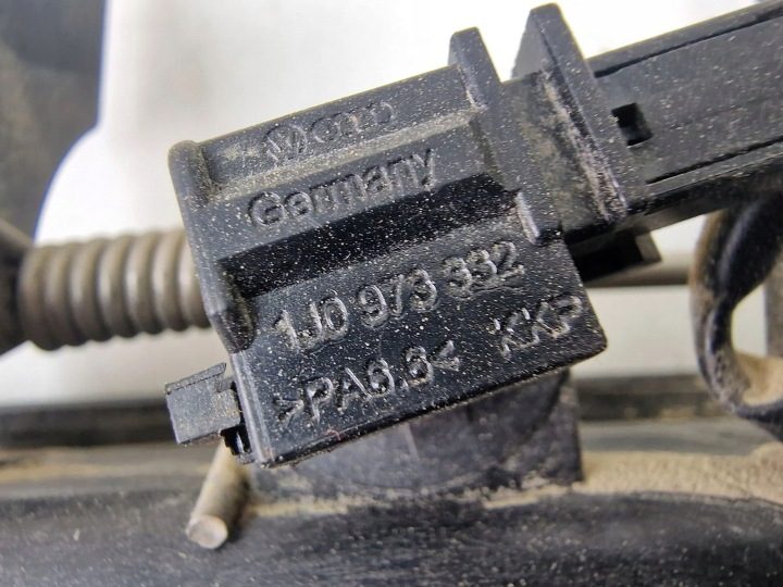 VW NEW BEETLE КАБРИОЛЕТ 1Y0 ЗАМОК ЗАЩЕЛКА КРЫШИ ОРИГИНАЛ, фото 3