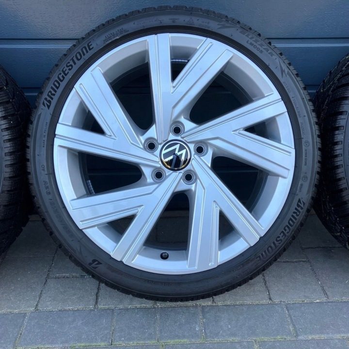 Комплект Колес Zimowych Volkswagen Golf VIII 18'' Bergamo 5H0601025AE, фото 4