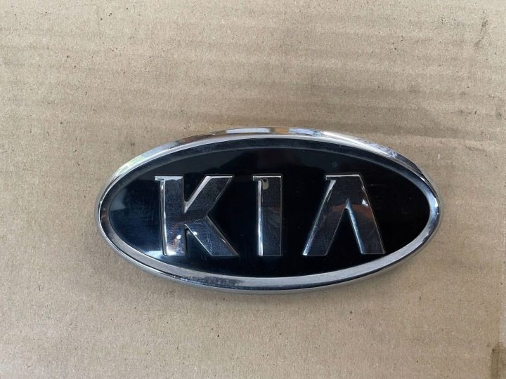 Эмблема значок передний бампера KIA Rio III, фото 1