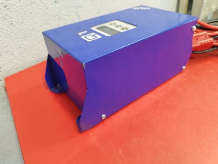 Polar Q1 Зарядное устройство высокого częstotliwości 12V, 24V 3-15A 1Ph 230 Vac, фото 4