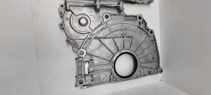 BMW 5 G30 2.0i B48B20A 8576355 КРЫШКА ГРМ, фото 9