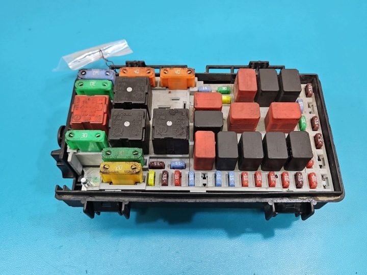Блок предохранителей Fiat Grande Punto 51744837BZ 51744837, фото 2