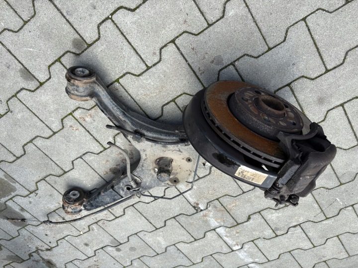 ПОВОРОТНЫЙ КУЛАК ПОДВЕСКА ЛЕВАЯ ЗАДНЯЯ В СБОРЕ VW T6 2015- 7E0501414A, фото 1