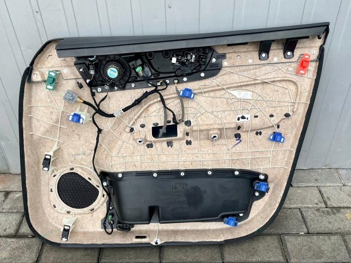 Volvo XC60 II 2023 EU обивка водителя обшивка двери левая передняя Идеальная, фото 6