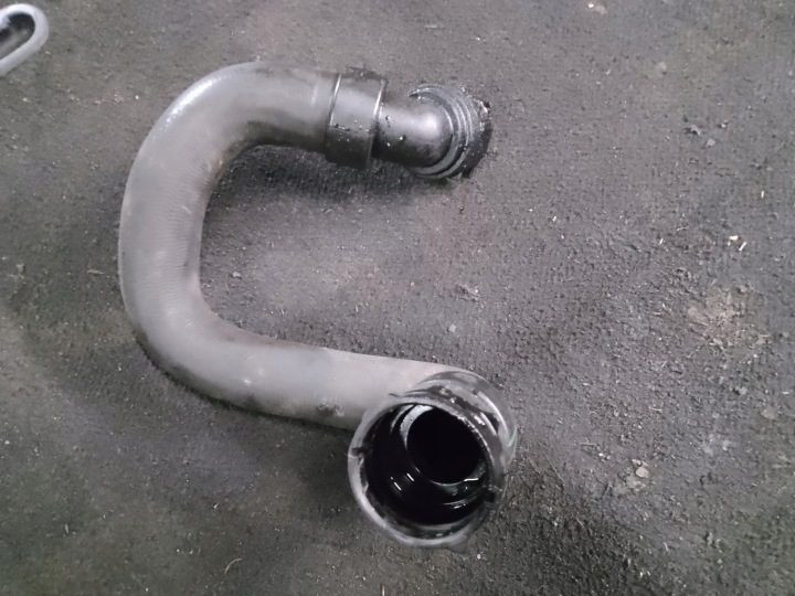 Патрубок печки воды Opel Astra j 1.6 B16DTH, фото 2