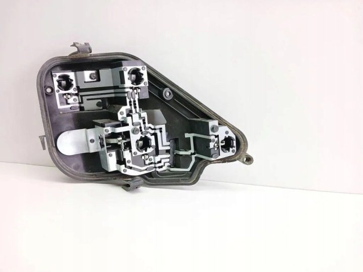 Контакты заднего фонаря OPEL ASTRA J 159727 1.69L дизель 92 кВт 2004, фото 2