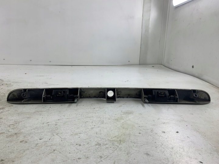 AUDI A3 8L НАКЛАДКА КРЫШКИ БАГАЖНИКА LY7W 8D9827576A, фото 4