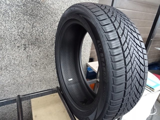 Tracmax A/S Trac Saver AS01 215/50R18 92 Вт, фото 2