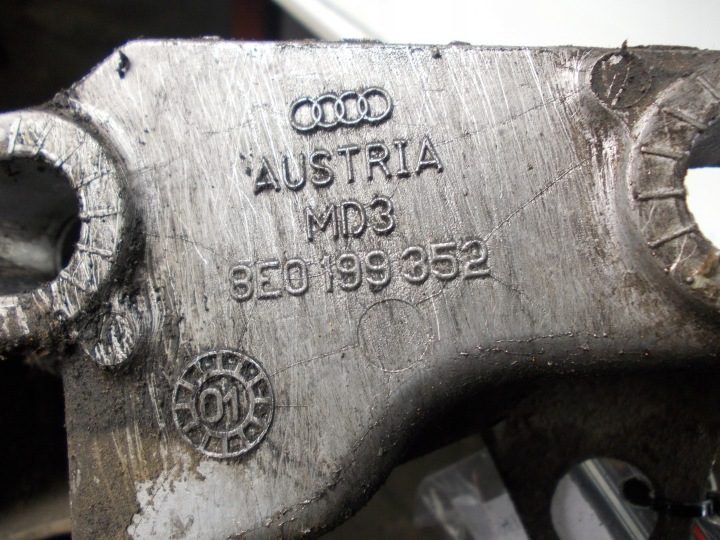 Крепление двигателя кронштейн Audi a4 b6 1,9 TDI 8e0199352, фото 3