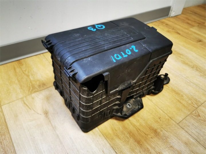 Кожух аккумулятора площадка аккумулятора Audi A3 8P 1K0915333B 1K0915333C, фото 3