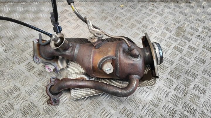 Toyota Yaris IV P21 2020-2024 1.5 H Катализатор фильтр, фото 1