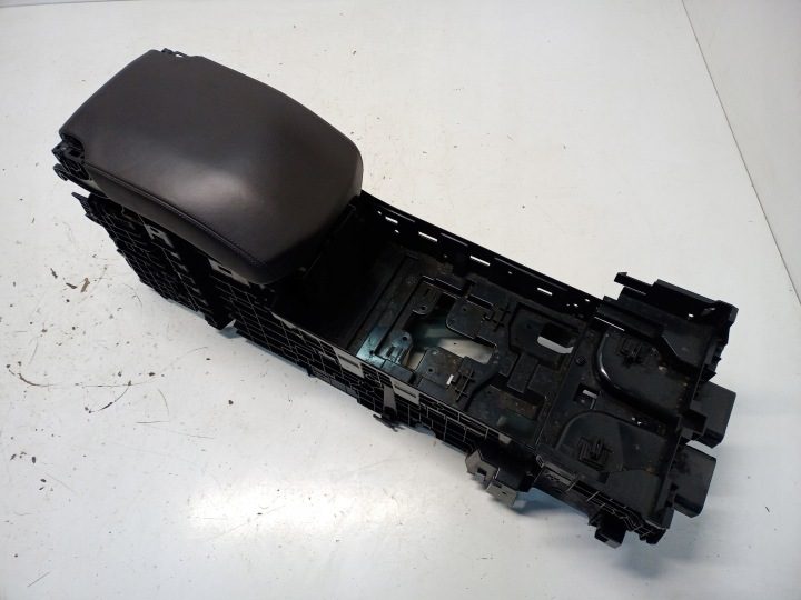 ПОДЛОКОТНИК ЦЕНТРАЛЬНЫЙ ТОННЕЛЬ RANGE ROVER VOGUE L405 CPLA-045J40-B, фото 1