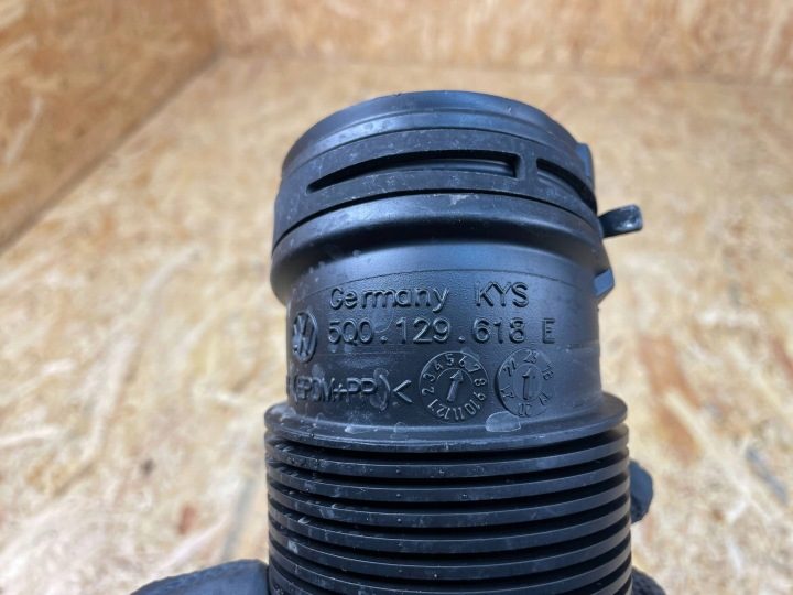 Заборник патрубок трубка воздуха VW Skoda Seat Audi 5Q0129618E, фото 12