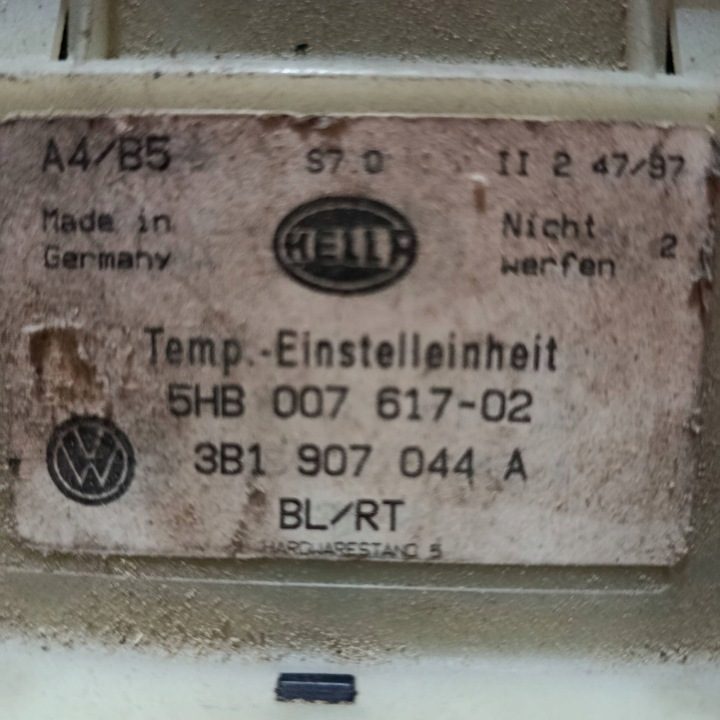 Audi A4 S4 B5 8D 1997 5HB00761702 Блок управления климатом, фото 3