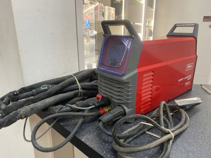 Сварочный инвертор Идеальный EXTIG202AC 230V 200A MMA/TIG LCD, фото 2