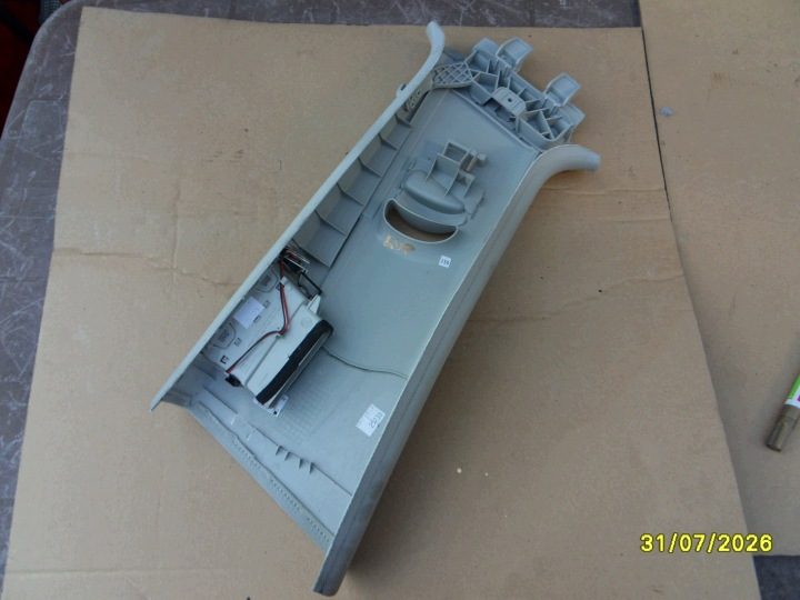 ПРАВАЯ СРЕДНЯЯ НАКЛАДКА СТОЙКИ SKODA SUPERB II УНИВЕРСАЛ 3T0868312, фото 4
