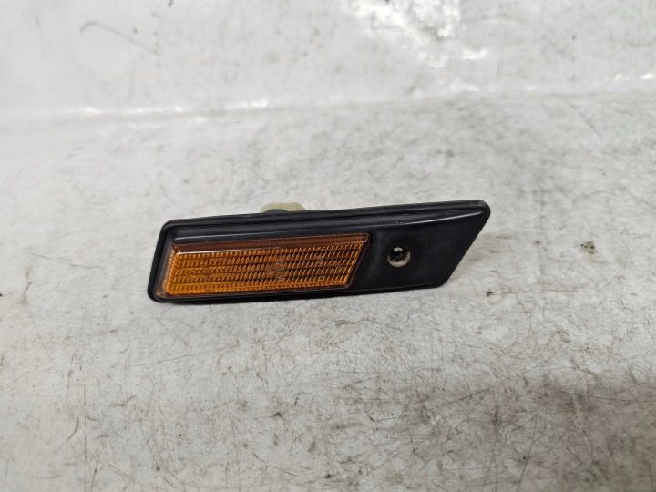 BMW E36 СЕДАН 96 г. ПОВТОРИТЕЛЬ ПОВОРОТА В КРЫЛО ПРАВЫЙ 8357050, фото 2