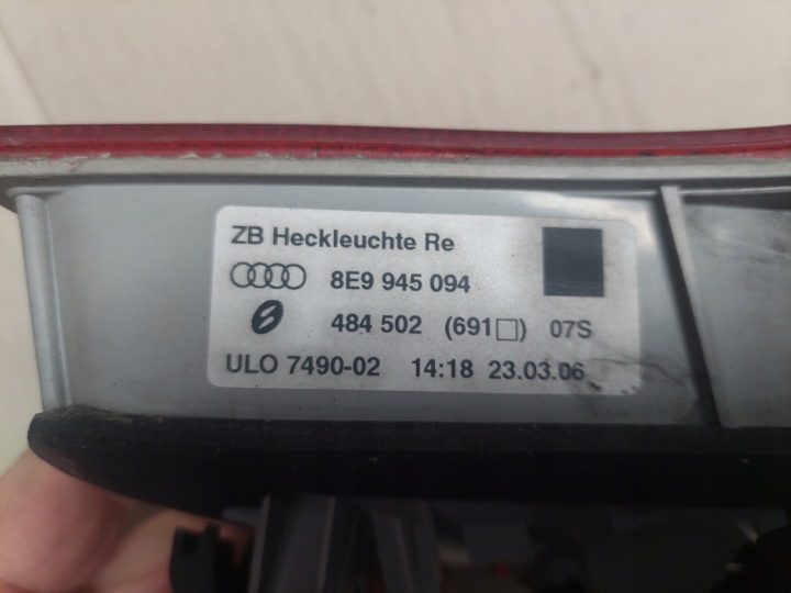 AUDI A4 B7 УНИВЕРСАЛ ФОНАРЬ ЗАДНИЙ ПРАВЫЙ В КРЫШКУ ОРИГ. LUBLIN, фото 3