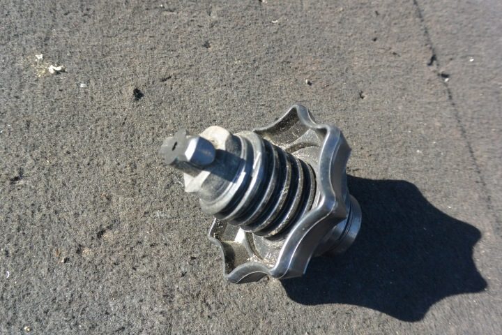 Оригинальный болт для запасного колеса VW 1K0803899D, фото 3