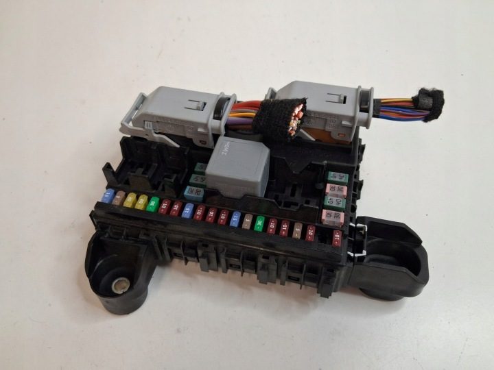 Коробка предохранителей Land Rover Sport L461 M8E2-14A073-CB, фото 1
